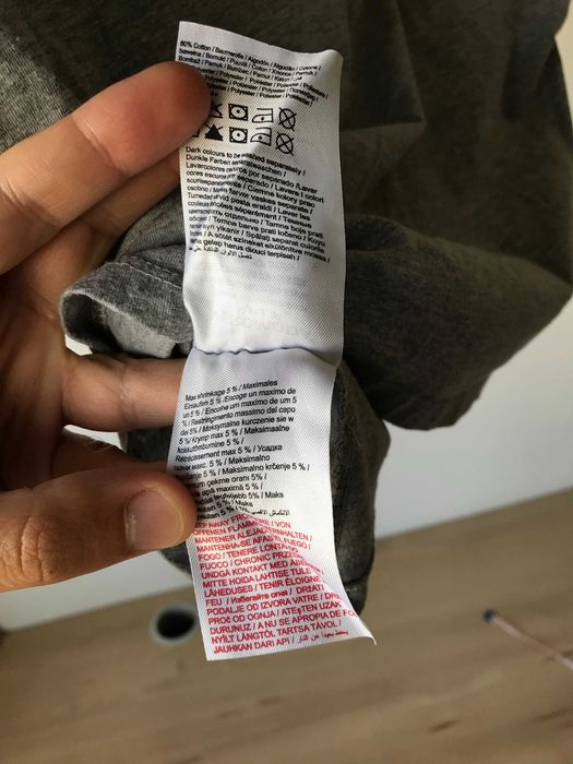 Tricou gri scurt pentru femei Tricou crop de damă (Top Crop) Vero Moda