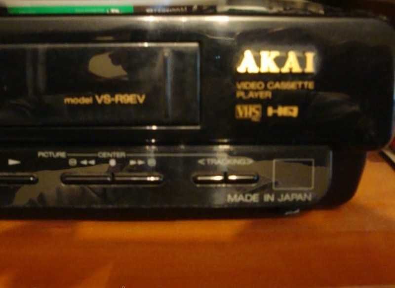 Видео рекордер AKAI VS-R9EV + RC-V85A