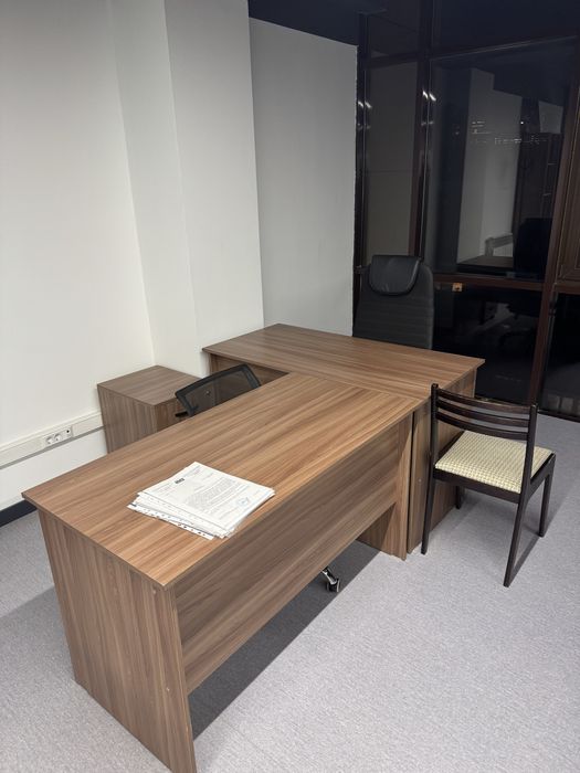 Продается офисная мебель