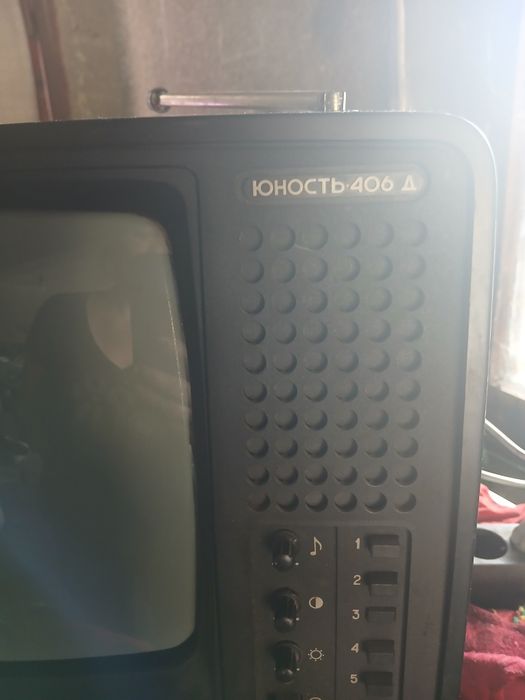 Ретро телевизор работи.