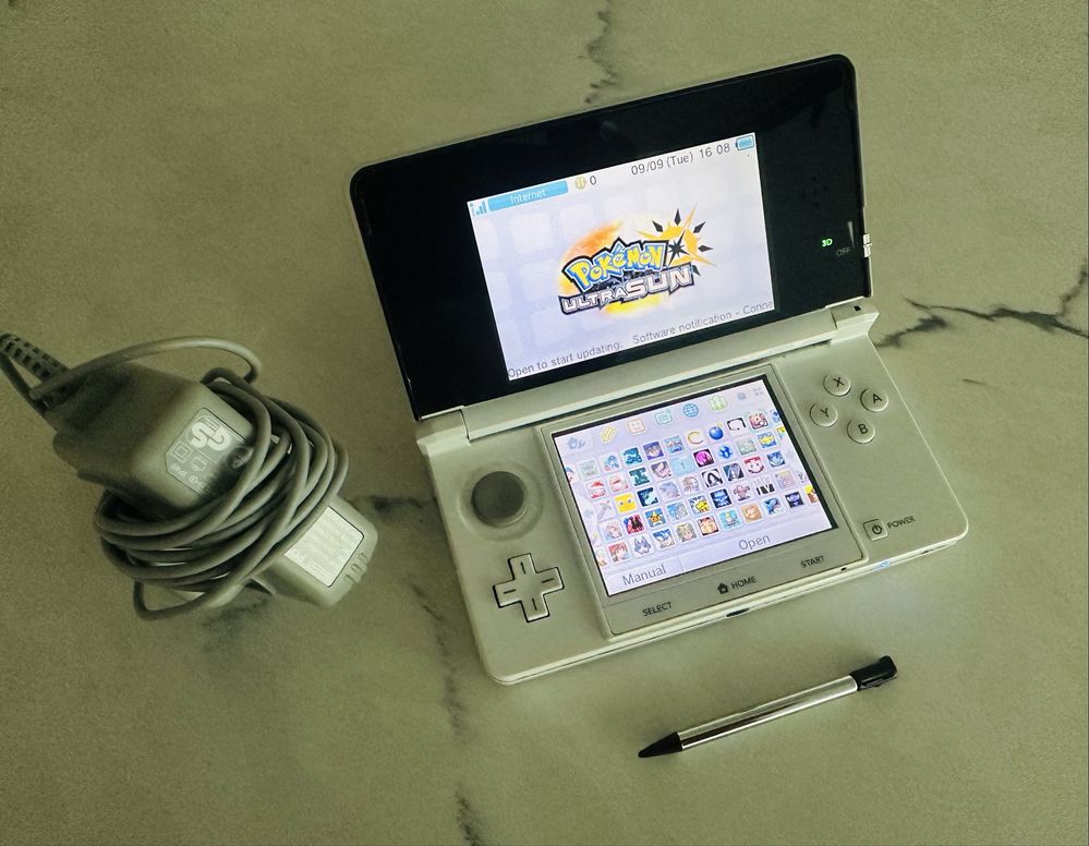Nintendo 3DS с 55 игри  Pokemon Zelda Mario