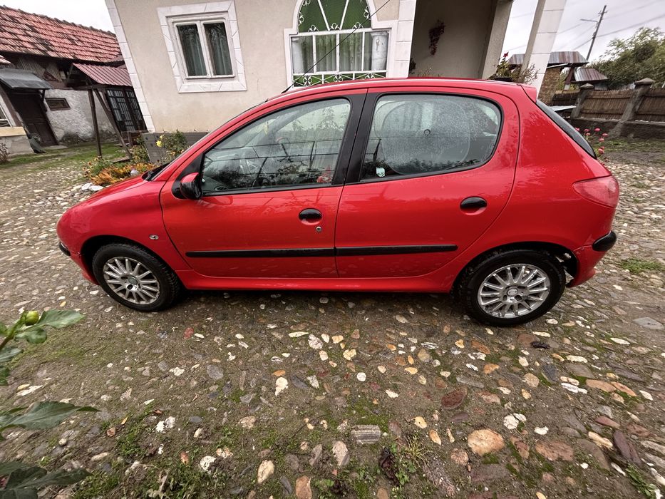 Vând Peugeot 206,An 2004, Kilometri 192.152 reali