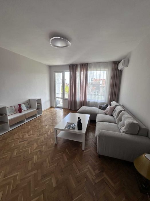 Тристаен Апартамент в Каменица 1