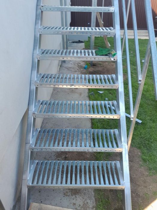 Scara metalica zincata  exterioara pentru ,case, beciuri și incendii