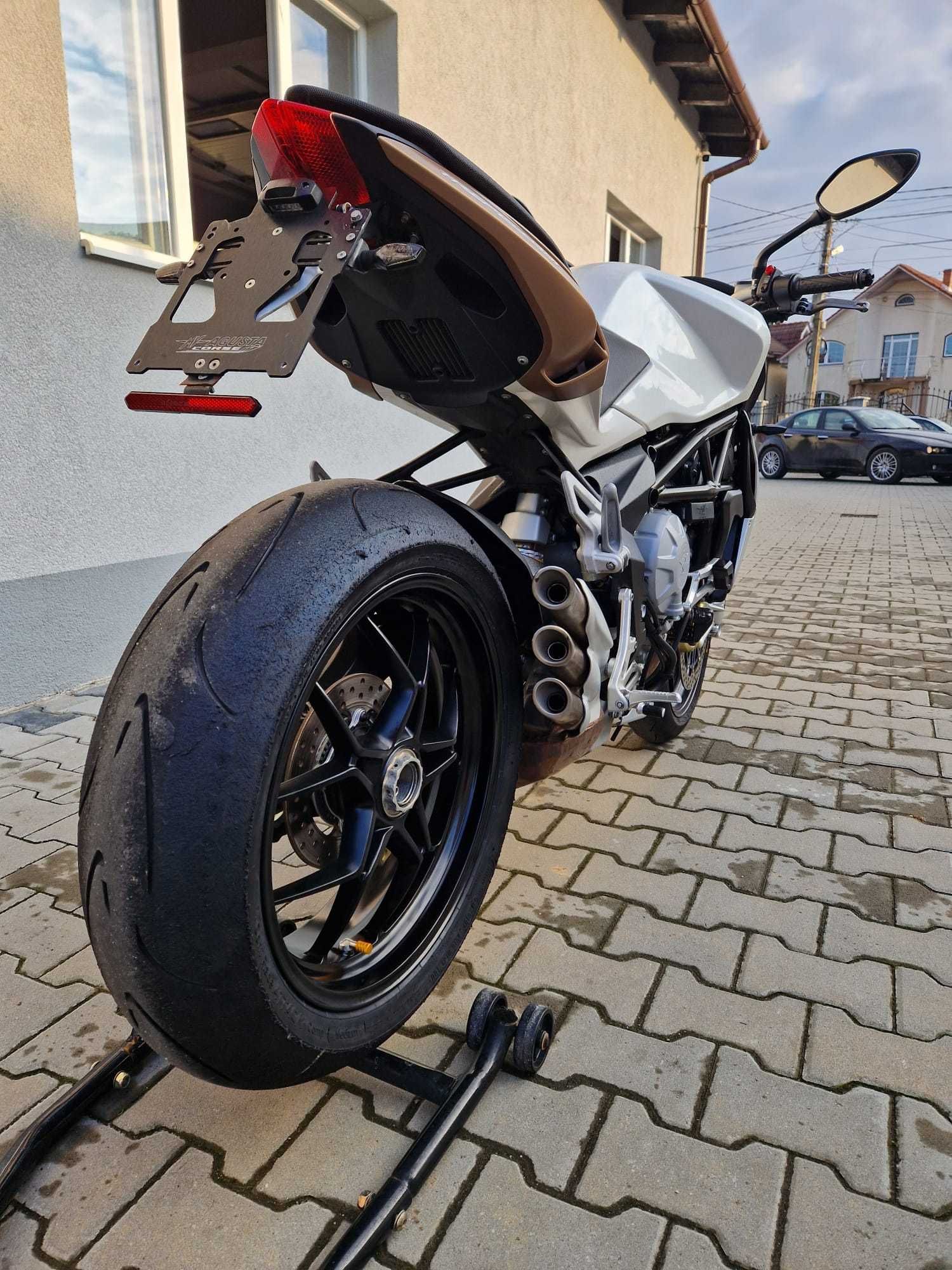 Mv Agusta Brutale 675