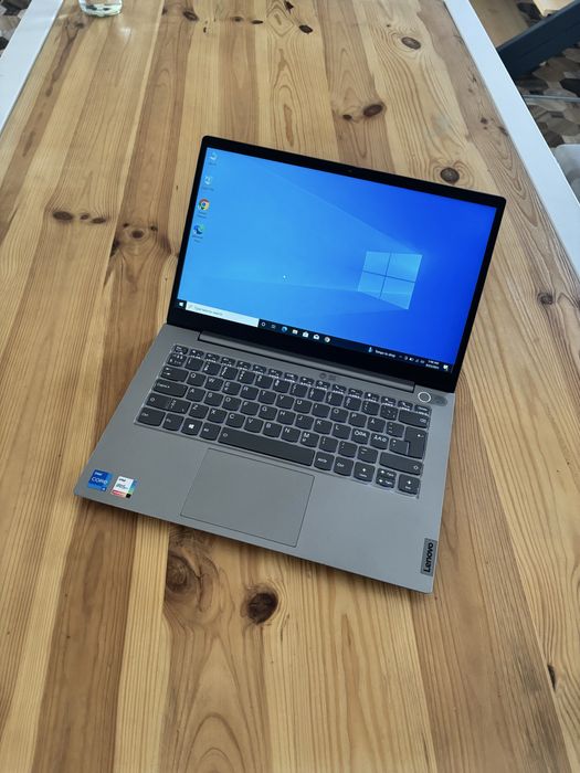 Lenovo Thinkbook 14• i5-11th gen• 16gb ram• bateria 6-8 ore• usb C