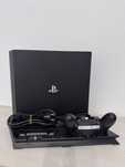 Ps4 pro cu o maneta + un joc cadou + suport cu sistem de racire