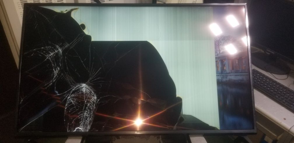 Televizor lg defect ecran spart