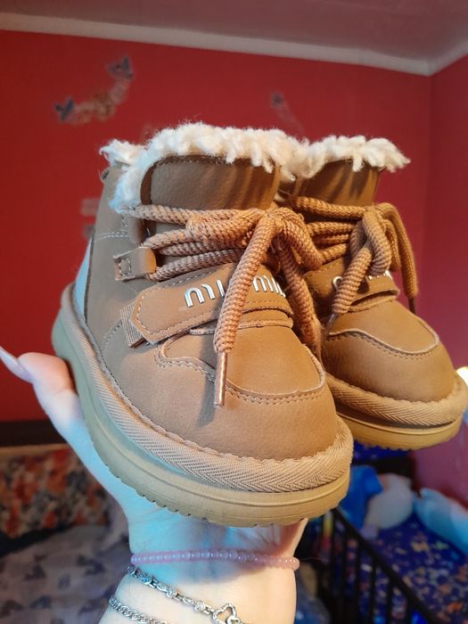 Продам детские зимние ботинки