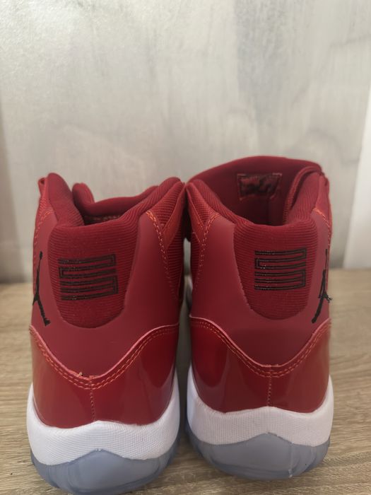 Jordan 11 red marimea 47