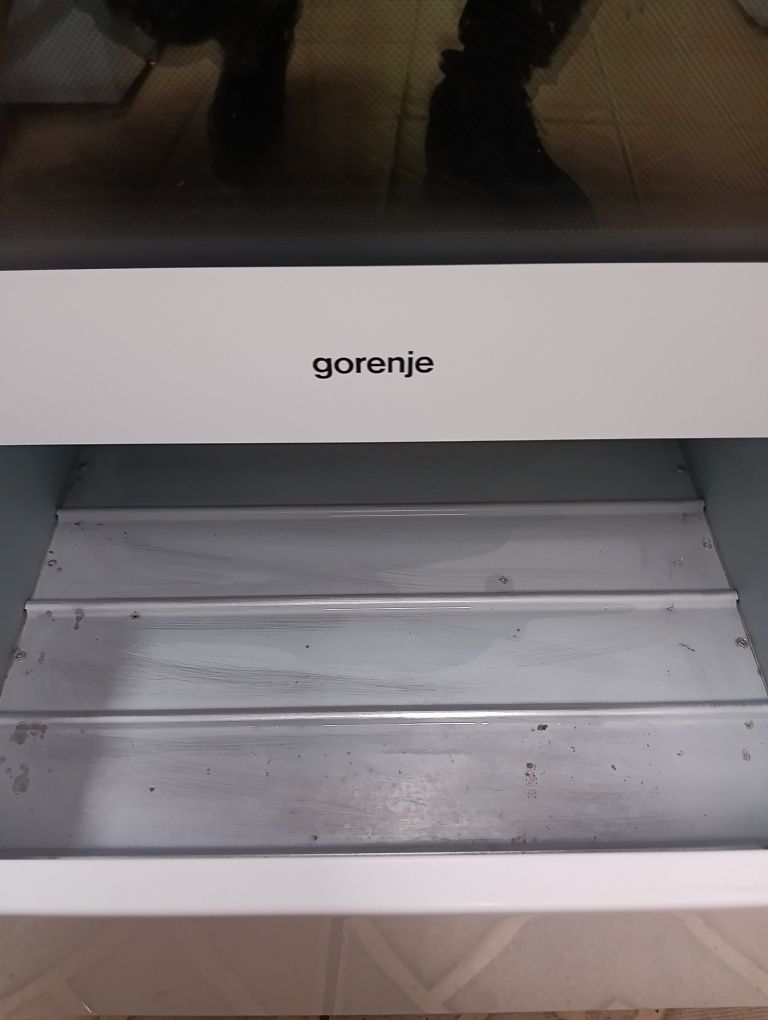 Свободно стояща печка с керамичен плот Gorenje 2 години гаранция!