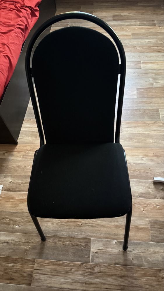 Продам стулья офисные