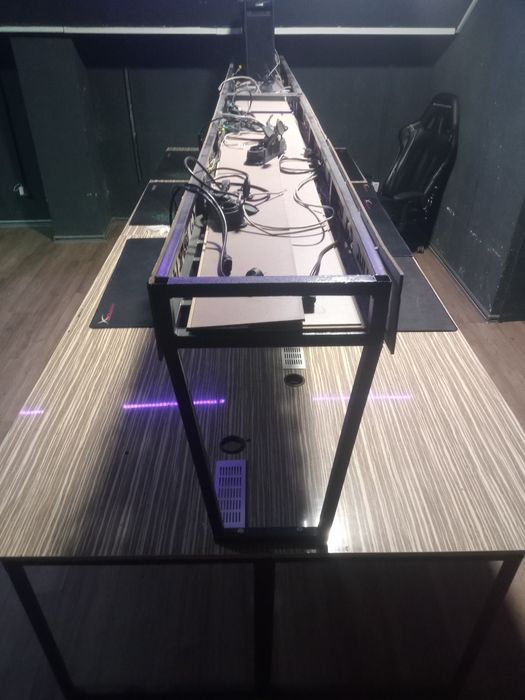 Стол для компьютеров