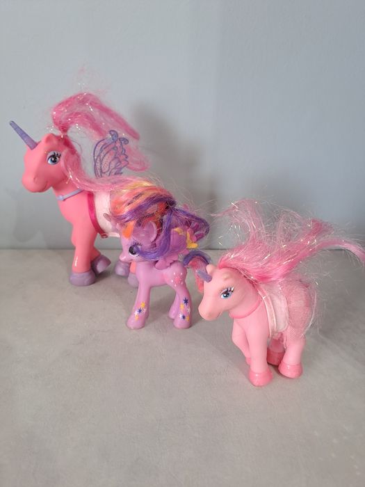 Плюшени и твърди играчки.