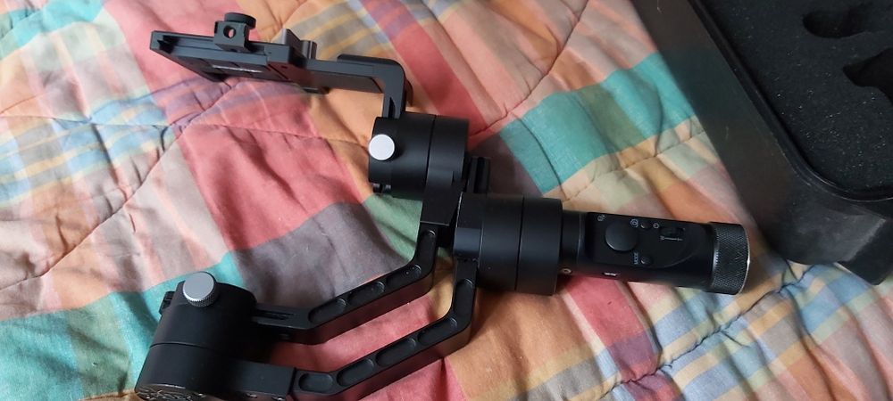 Gimbal Zhiyun Crane V2 in perfecta stare de functionare