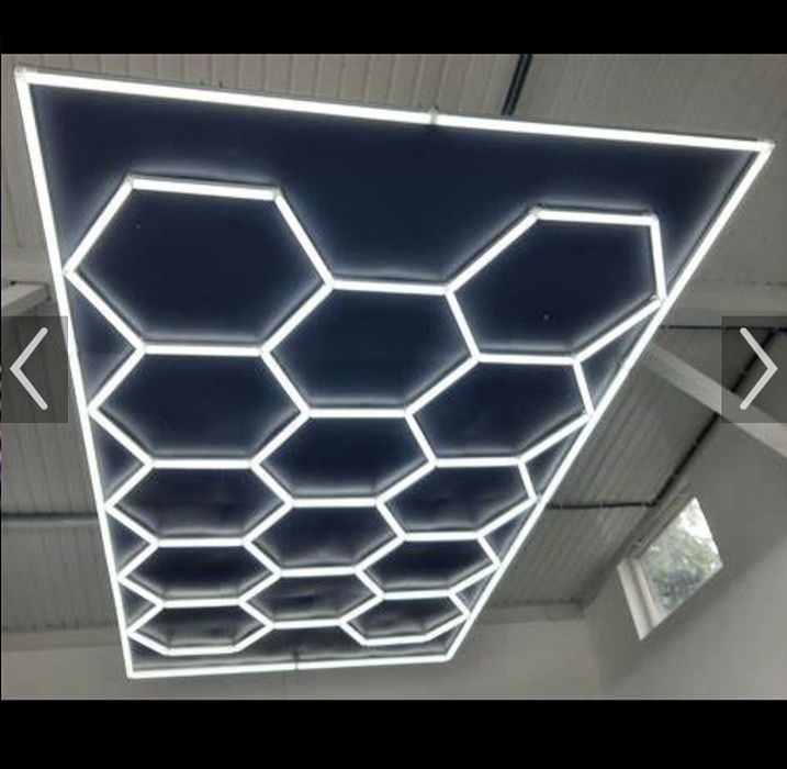 Aplica LED Hexagon 14 module 672W 70000 lumeni 484x243cm iluminat pro