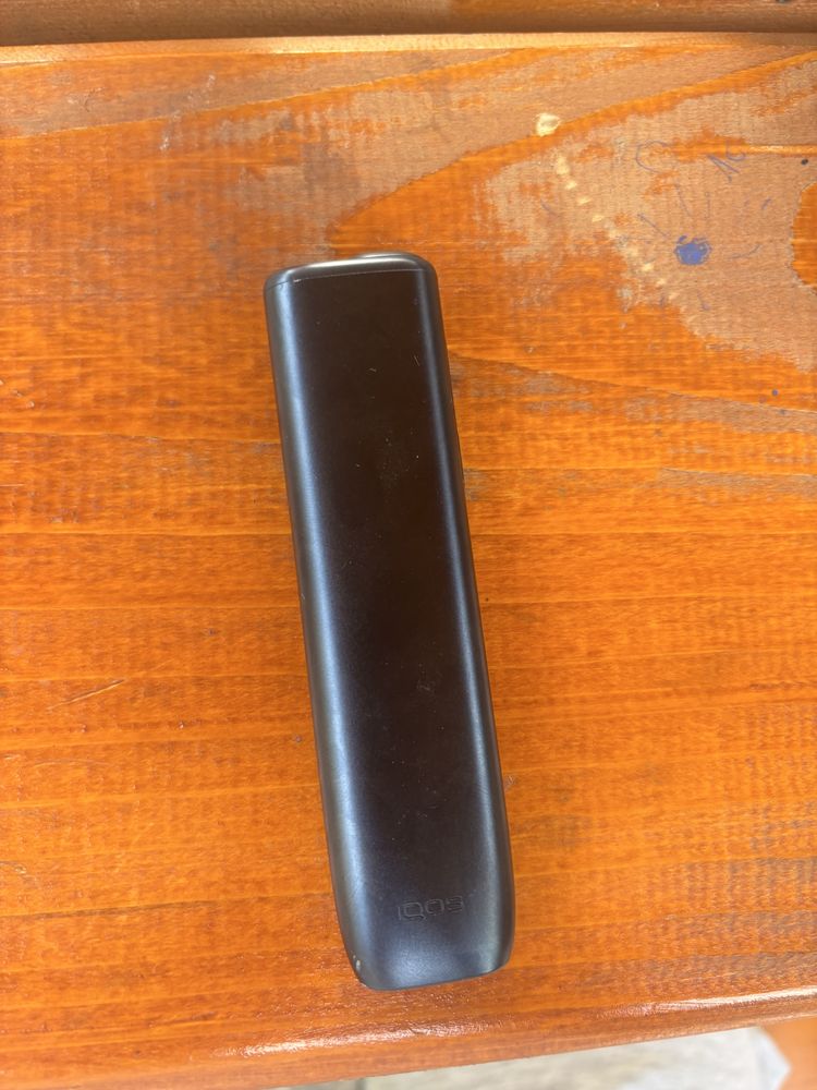 Vand doua aparate IQOS Iluma si IQOS Iluma I