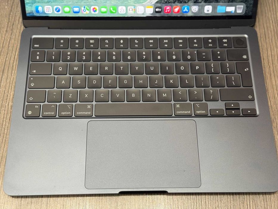 Hope Amanet P4 / Macbook 13 INCH M3 2024 A3113