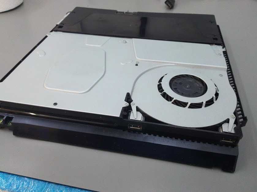 Service console de joc - Playstation - Xbox