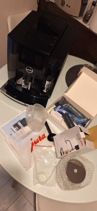 Jura S8 Professional Aroma Piano Black -4300 cafele-