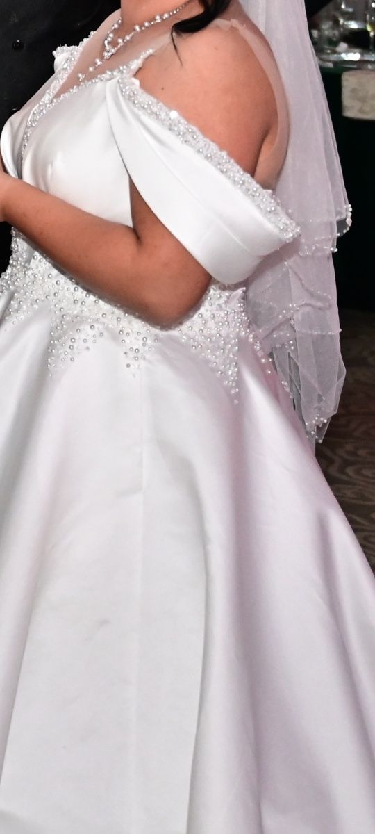Vand rochie de mireasa