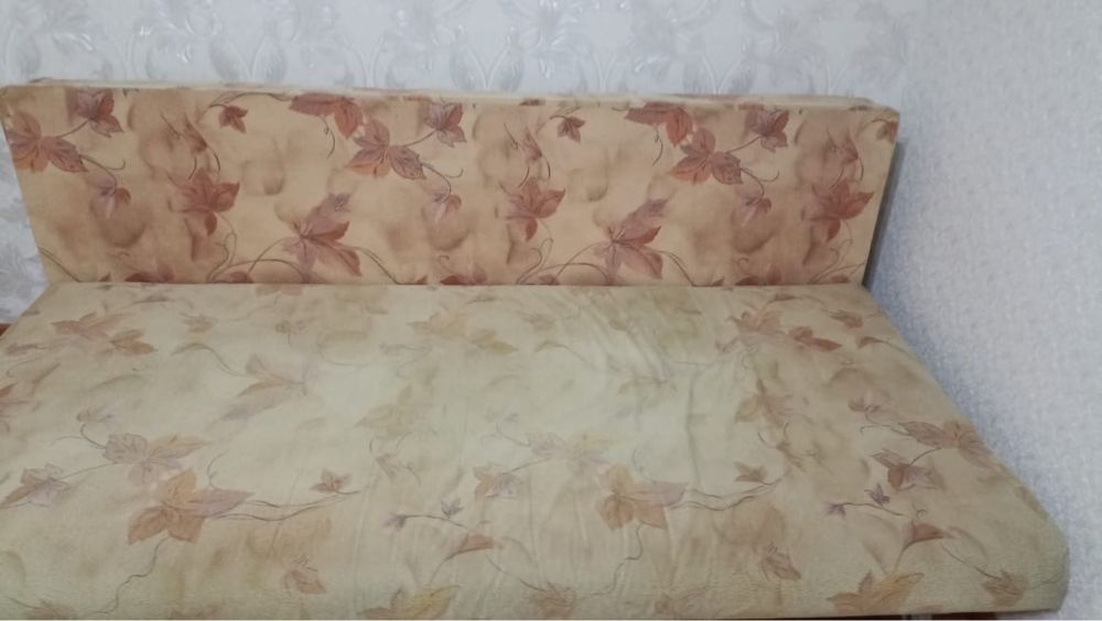 Продам диван в хорошем состоянии