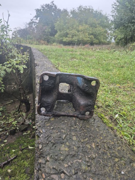 Vând  cupla tirant central