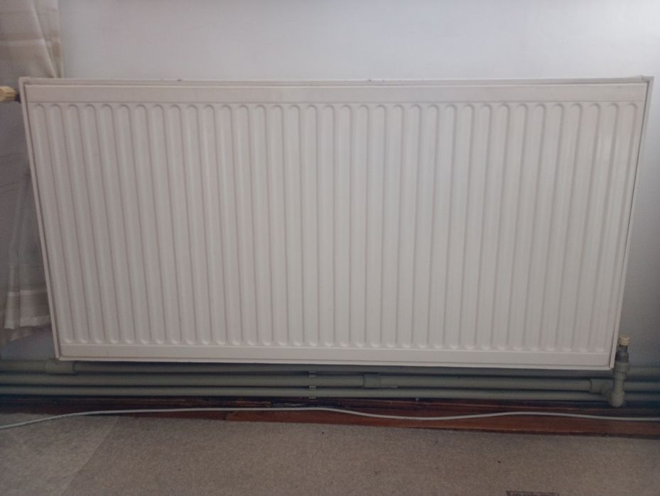 Vând calorifere oțel