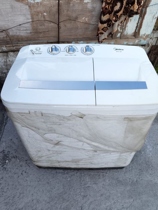 Стиральная машина полуавтомат. Марка Midea МТС-50.