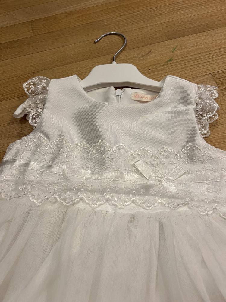 Детска/бебешка официална рокля бяла със сатен и дантела