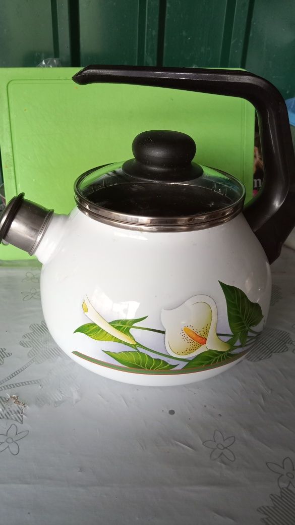 Продаю чайник со свистком