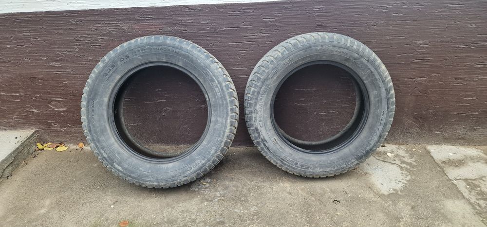 Шины 2шт размер 18 235/65