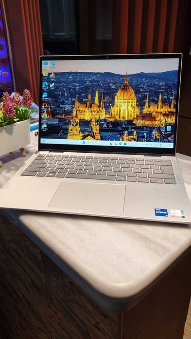 Лаптоп DELL Inspiron 2 в 1 7430 , i5 1335U + сензорен екран