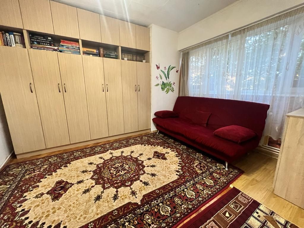 Apartament spatios 4 camere in zona Lebada