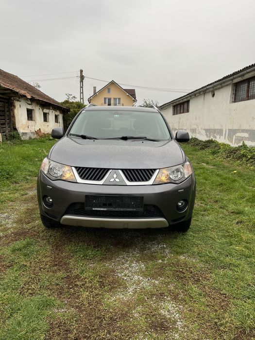 Vând Mitsubishi Outlander 2.0 d 4x4