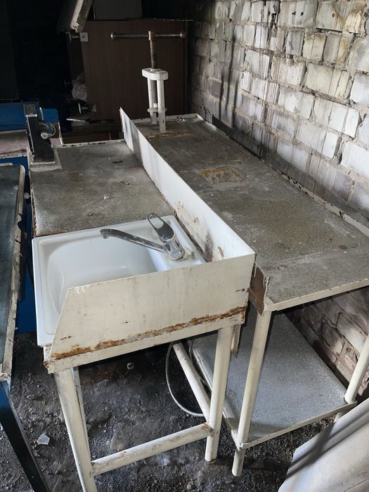 Металический стол