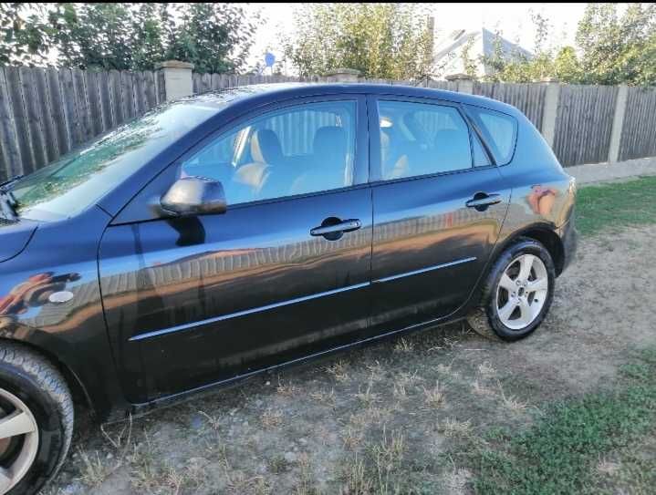 Vând Mazda 3 Hatchbeck