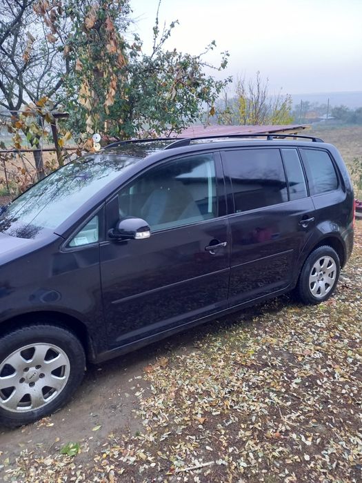 vw touran        .
