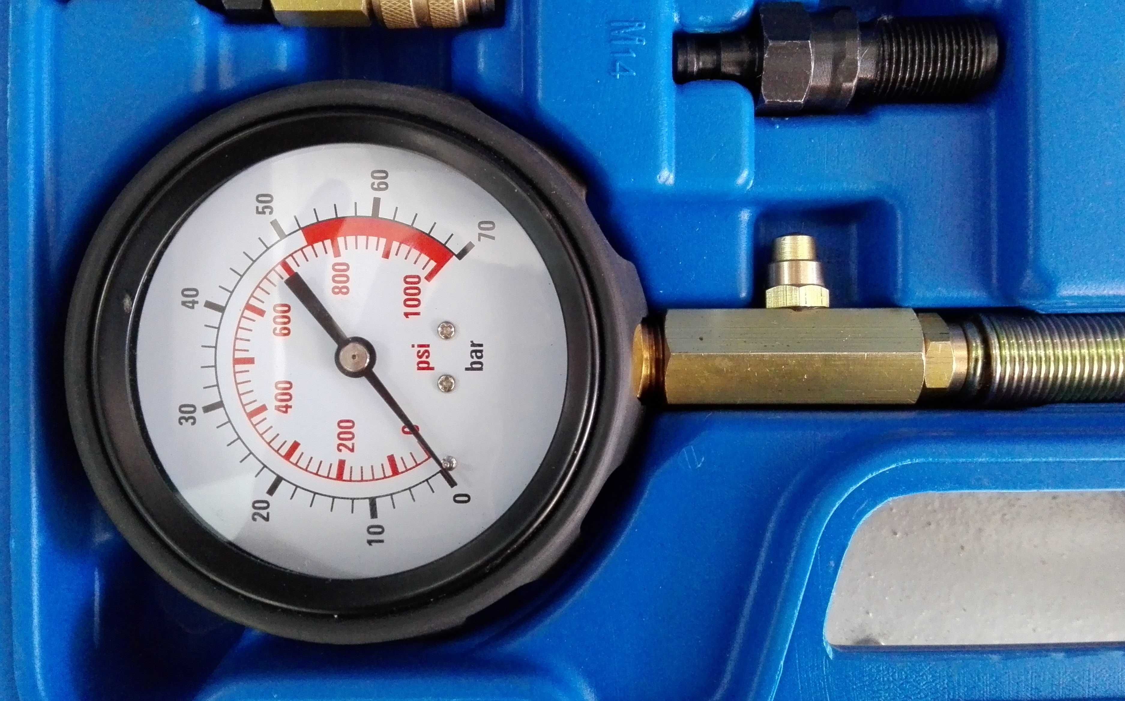 Комплект за измерване на компресия на дизелови двигатели /50181