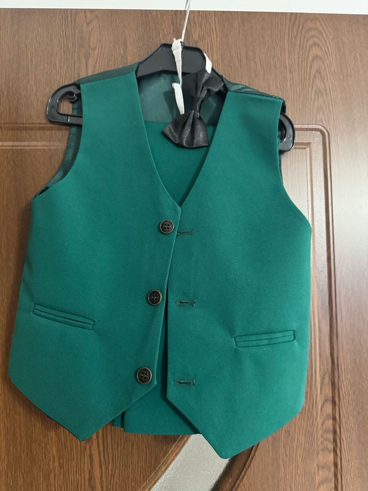 Costum copii 6 / 7 ani verde