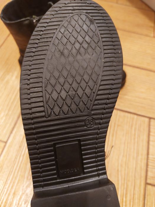 Ghete piele naturala mărime 38.