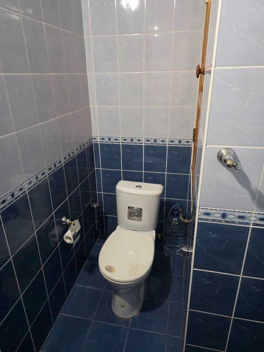 Срочно продаётся 2 комнатная квартира рядом с беш козон. Зур локация.