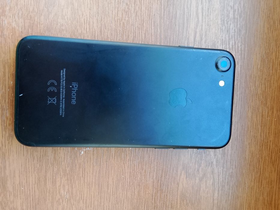 iPhone 7  разбитый экран