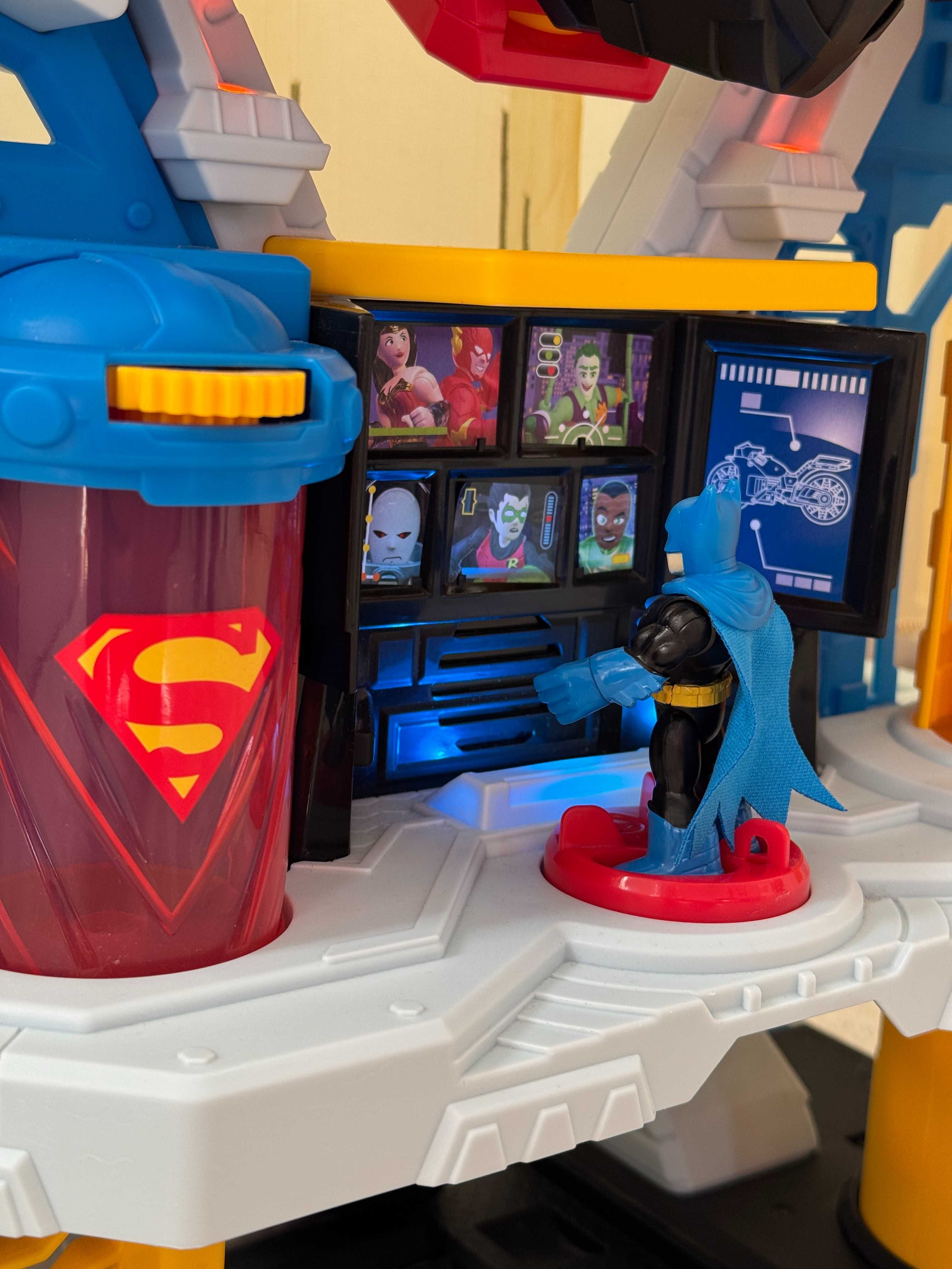 Set de joaca, DC Super Friends, Sediul central Batman-Superman