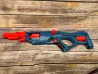 Pusca Nerf Elite 2.0 – distracție garantată pentru copii!