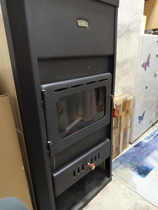 Продавам камина Прити на дърва