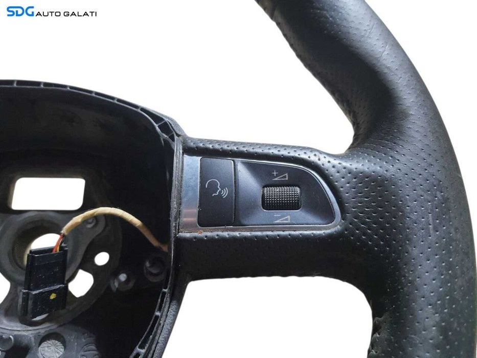 Volan Piele 3 Spite cu Comenzi Audi A5 8T 2008 - 2017 Cod 8R0419091F ( Câteva Zgârieturi, Unele Fine, Altele Mai Adânci, în Piele + Uzura Generală ) [N2357]