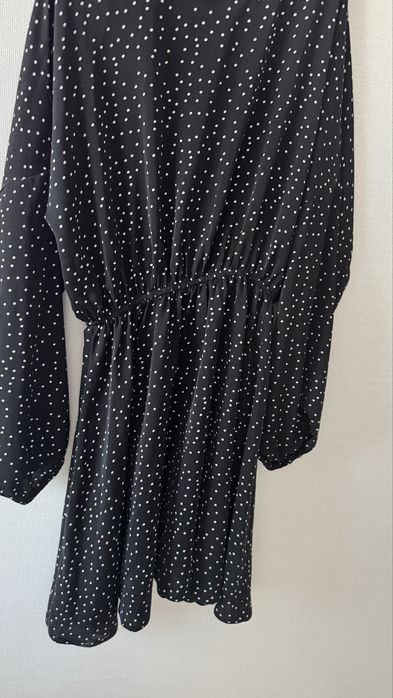 Черное платье в горошек, женское