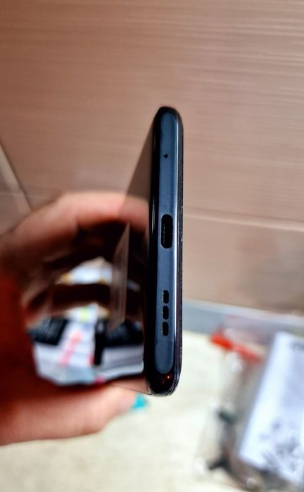 Vând redmi note 10 pro 6 RAM 128 gb