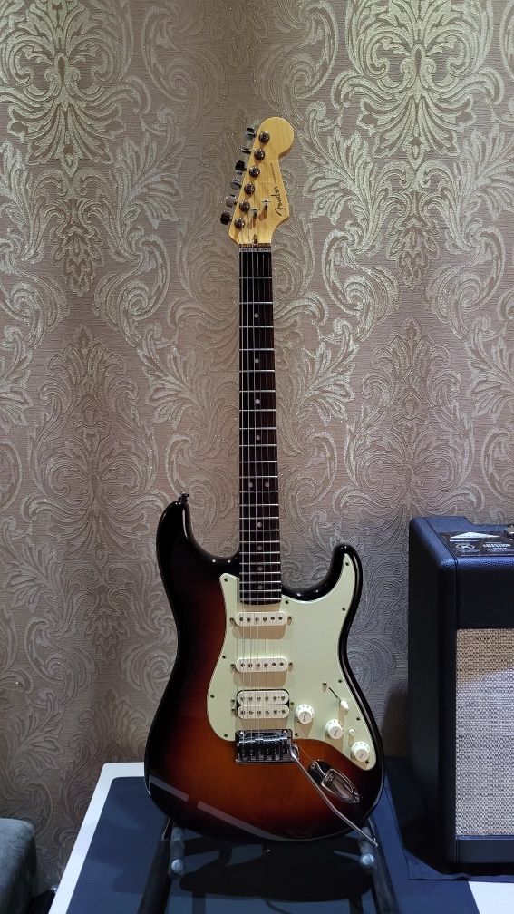 Fender American Deluxe Stratocaster(USA) HSS 2011, электрогитара, прод